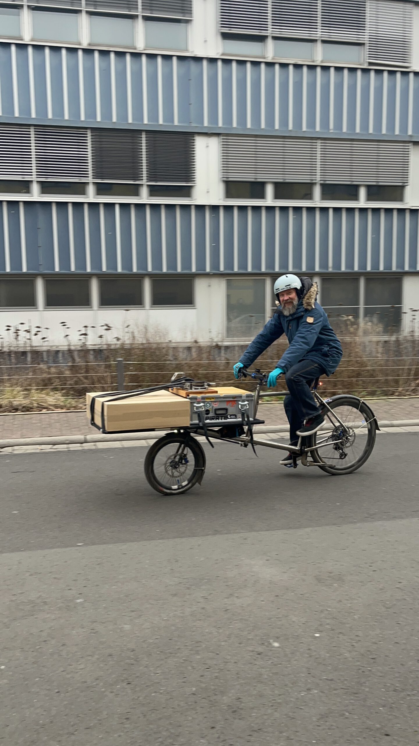 Smart Cargo as Mobile Bike Repair